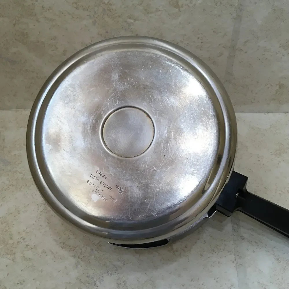 PRESTO‎ STAINLESS STEEL 4 QUART PRESSURE COOKER